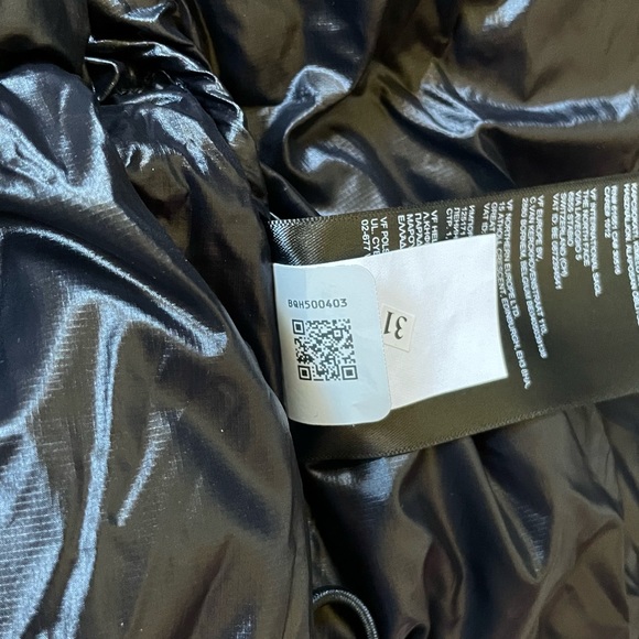 The North Face Women’s Black Nuptse Belted Mid Jacket - Picture 8 of 9